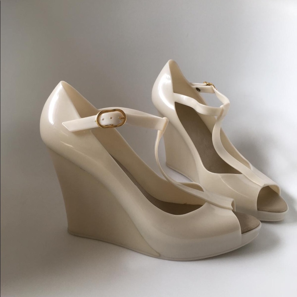 Beautiful jelly wedge shoes